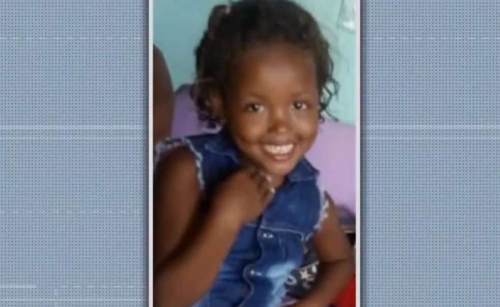 Mãe de menina morta com tiro no peito em Itabuna diz que filha não foi vitima de bala perdida: 'Atirou porque quis'