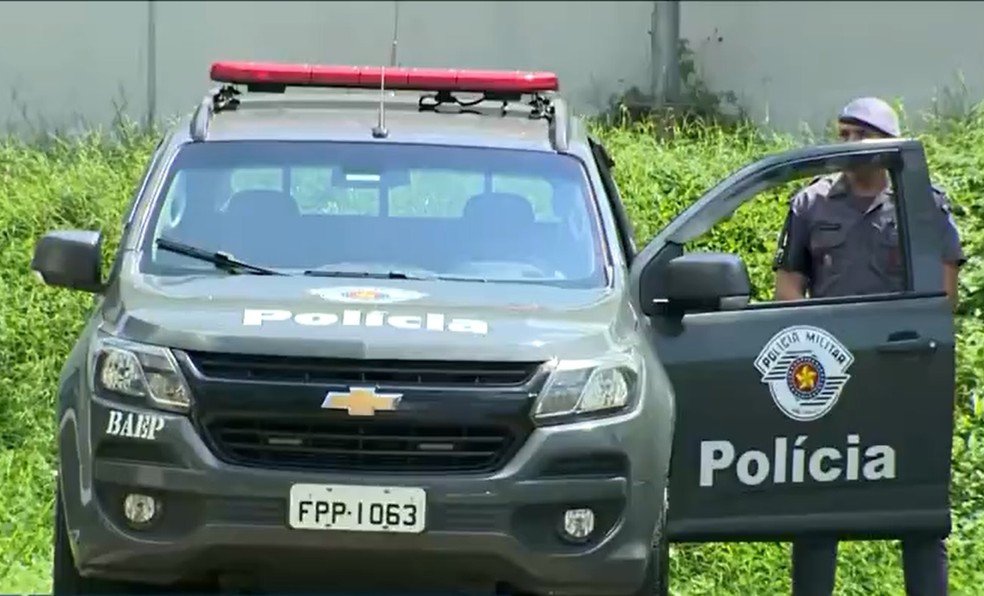 Policiais do Baep, da Polícia Militar, participaram da operação — Foto: Vaner Santos/ EPTV