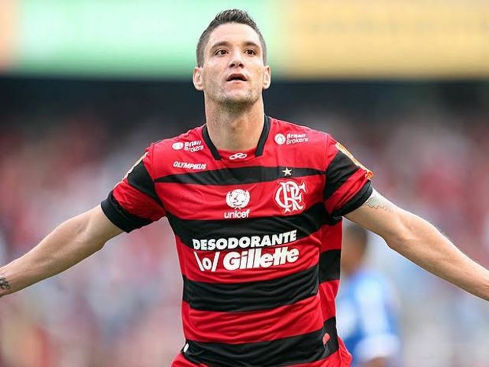 Thiago Neves perde em primeira instância ação contra o Fla por direito de arena