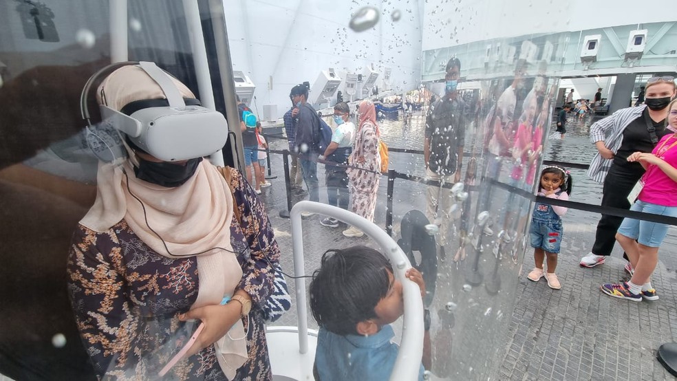 Expo Dubai: dentro de um box com bolhas a viagem foi virtual — Foto: Alexandro Pereira/Rede Amazônica