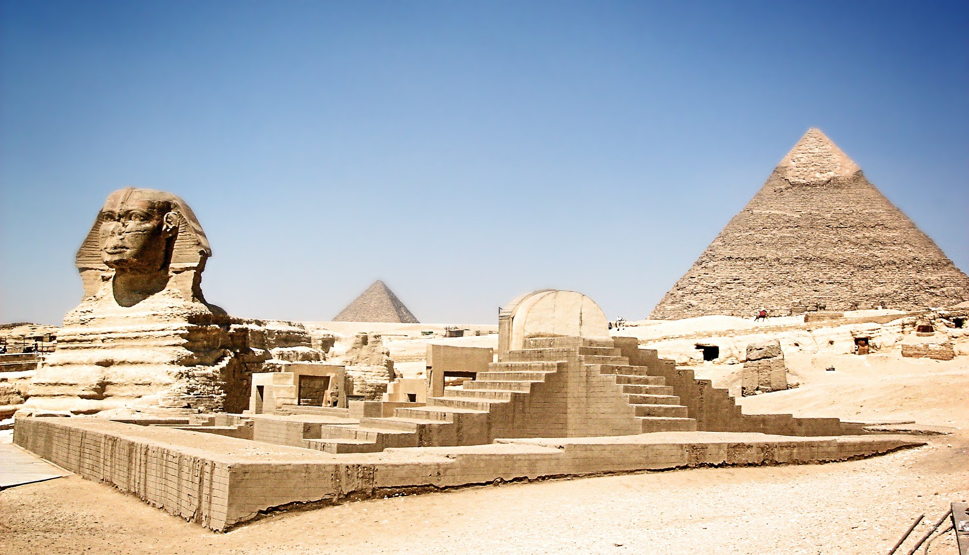 A esfinge e a Grande Pirâmide de Gizé, no Egito (Foto: Pixabay)