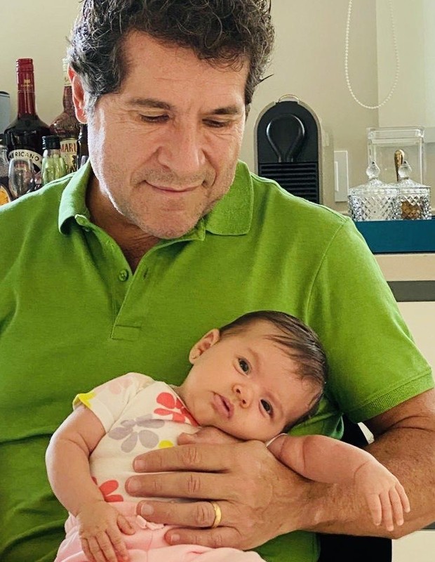 Daniel e a filha caçula, Olívia (Foto: Reprodução/Instagram)