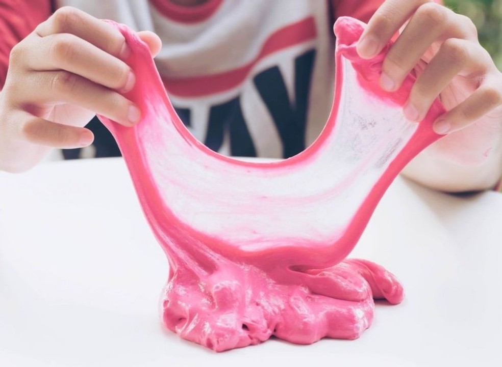 Pediatras e químicos alertam para os riscos de intoxicação com slime  — Foto: Sesc/Divulgação