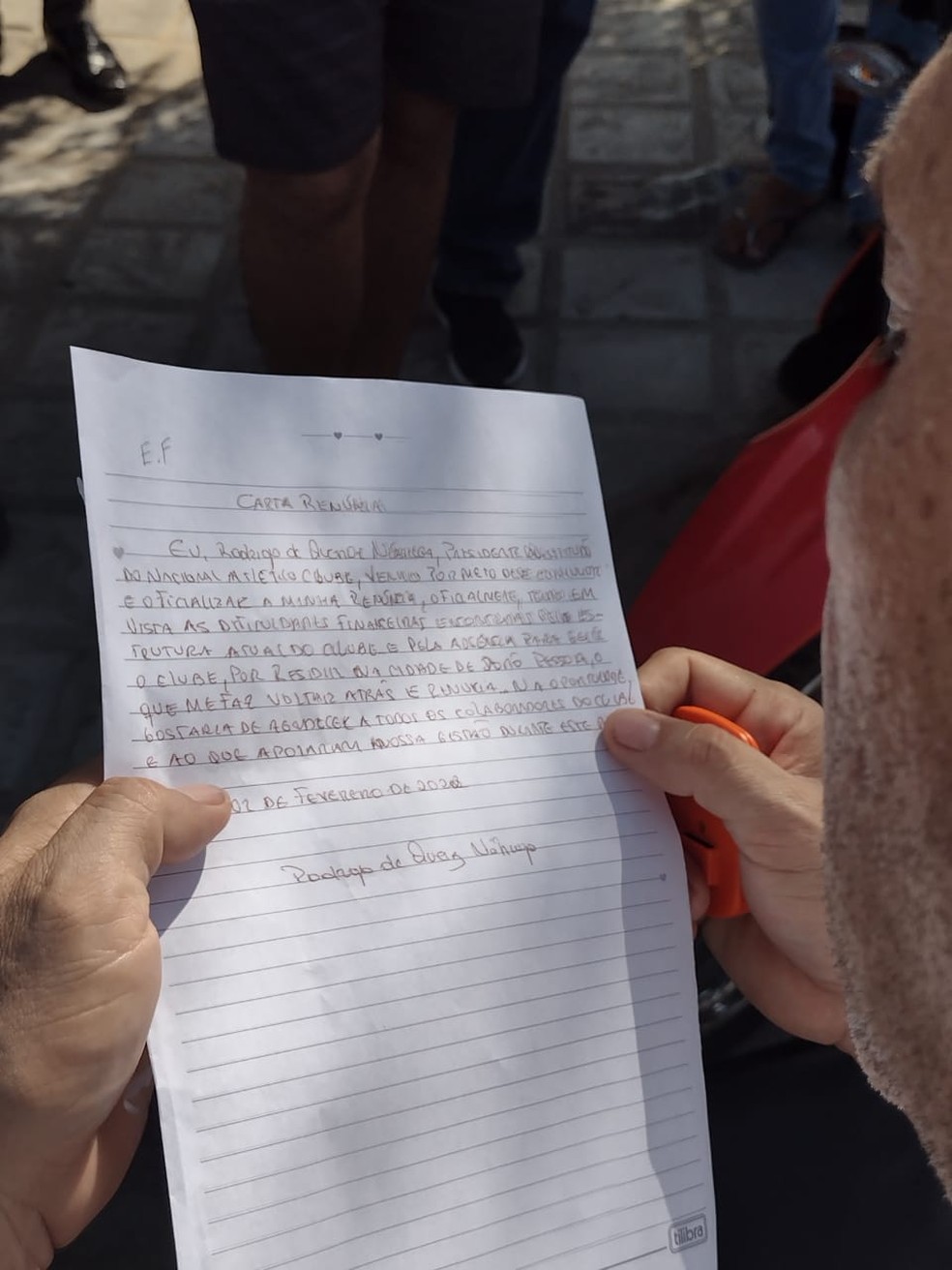 Carta-ren&uacute;ncia escrita por Rodrigo N&oacute;brega, ap&oacute;s ter sido pressionado por torcedores do Nacional de Patos &mdash; Foto: Divulga&ccedil;&atilde;o