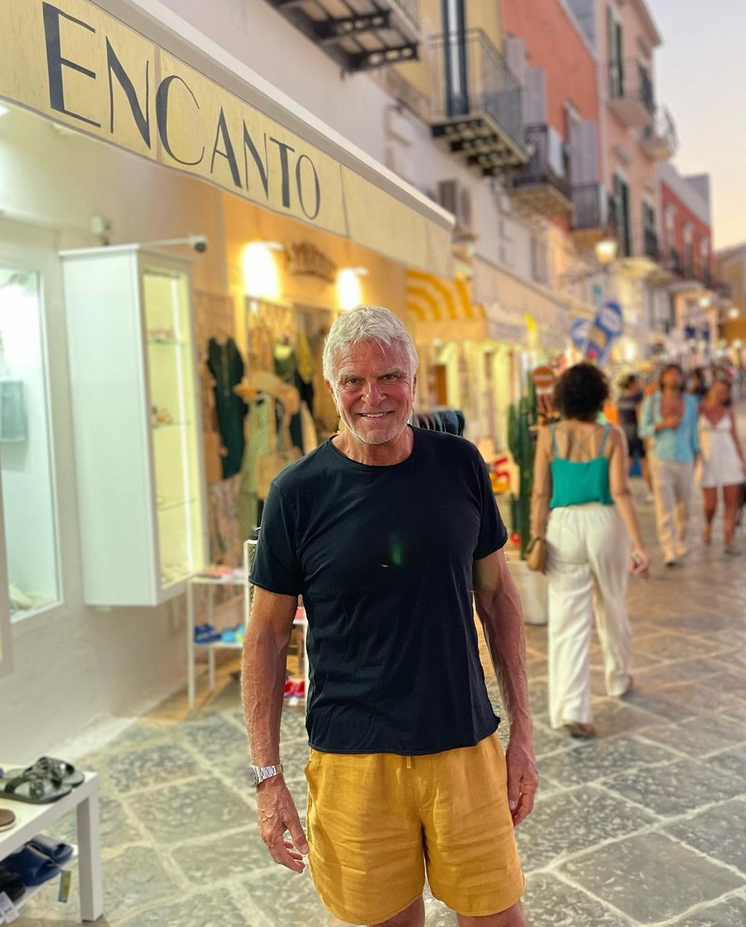 Após passear pela Grécia, Mônica Martelli curte férias na Itália com namorado (Foto: reprodução/instagram)