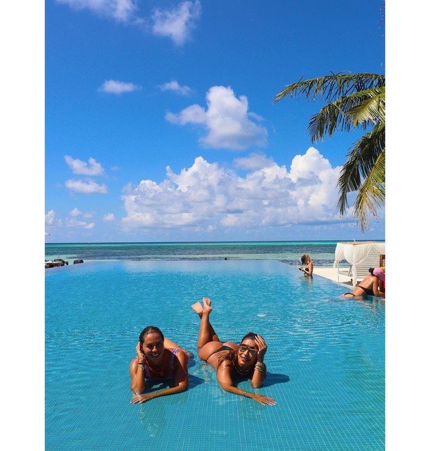 Juliana Paes e amiga (Foto: Reprodução / Instagram)