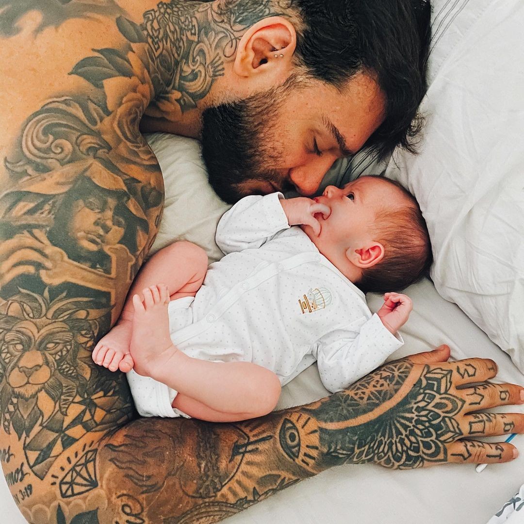 Lucas Lucco compartilha clique fofo com o filho Luca (Foto: Reprodução/Instagram)
