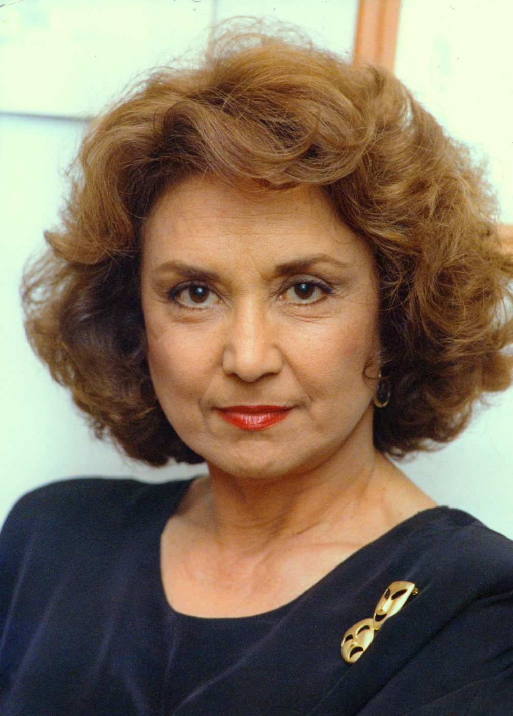  A atriz Eva Wilma posa para foto após entrevista em que fala sobre seu papel na novela "Pedra Sobre Pedra", exibida pela Globo em 1992 — Foto: Carlão Limeira/Estadão Conteúdo/Arquivo