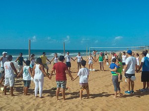 Parentes e amigos de professor fizeram oração após caminhada em Salvador (Foto: Vivy Andrade/Arquivo pessoal)