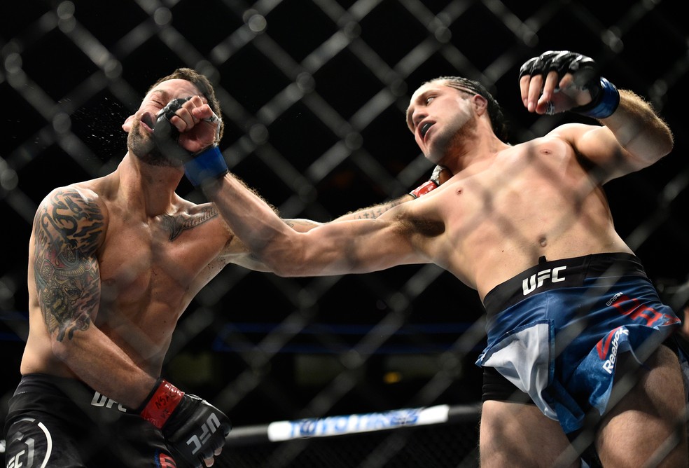 Brian Ortega nocauteou Frankie Edgar no UFC 222 (Foto: Brandon Magnus/Zuffa LLC / Getty Images)