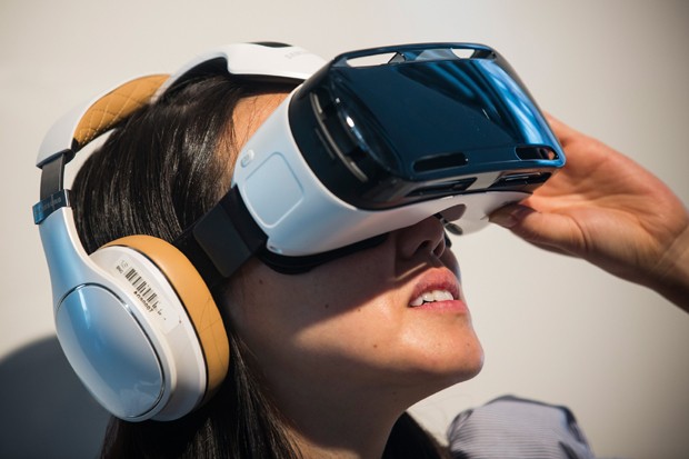 Samsung Gear VR pode ser conectado com fones via bluetooth  (Foto: Getty Images)
