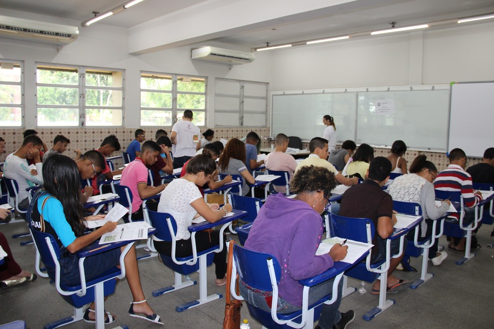 Candidatos respondem às provas do Vestibular IFPE 2018.1  (Foto: Ascom IFPE/Reitoria/Divulgação)