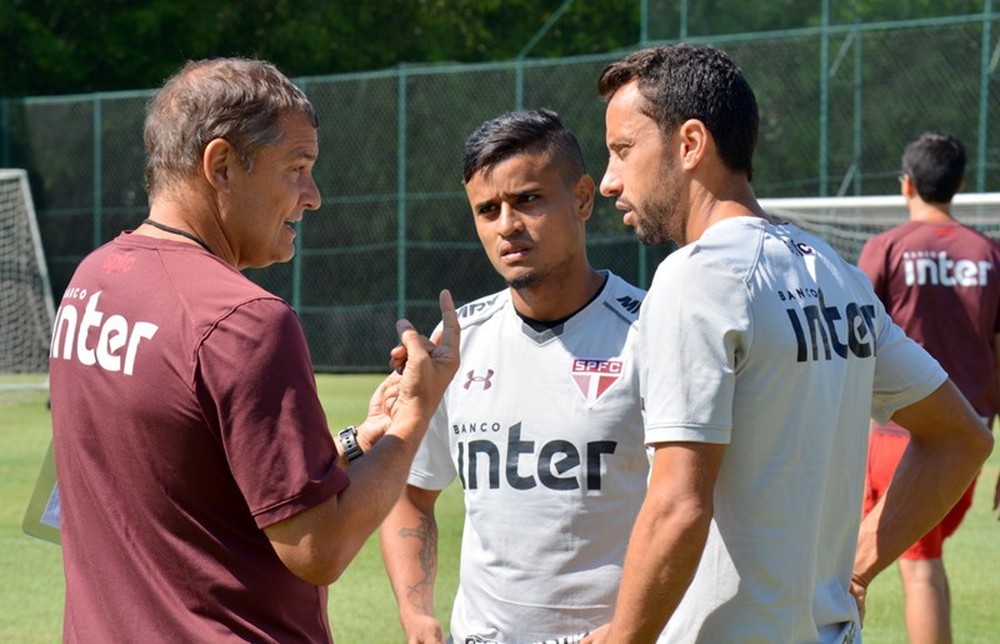 Nenê vira referência, e Brenner perde espaço