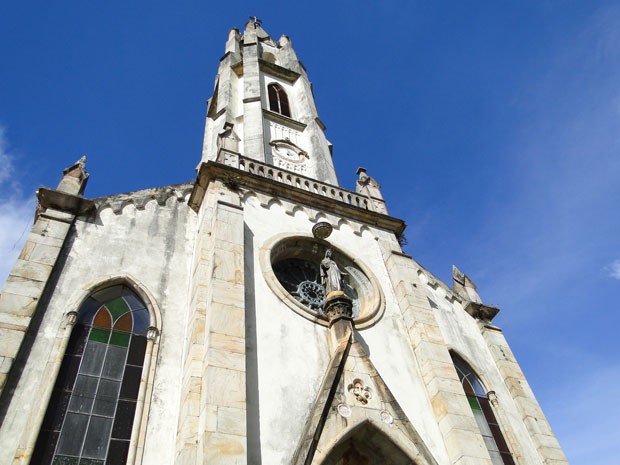 Igreja de Nossa Senhora Mãe dos Homens, no Santuário do Caraça, destingue-se de grande parte das igrejas das cidades históricas (Foto: Raquel Freitas/G1)