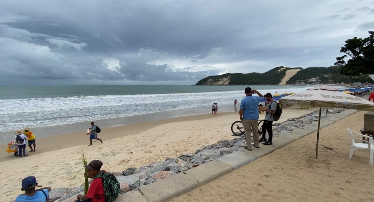 Criança de 3 anos se afoga na praia de Ponta Negra, em Natal, e é socorrida  | Rio Grande do Norte | G1