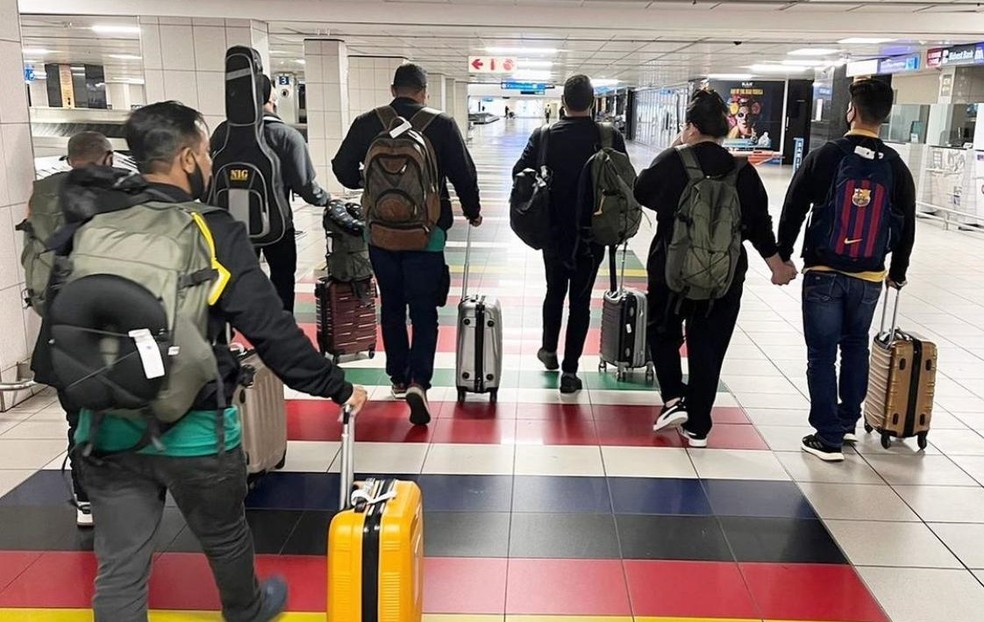 Grupo de servidores, familiares e prefeito de Porto de Moz viajam para África. — Foto: Reprodução / Instagram