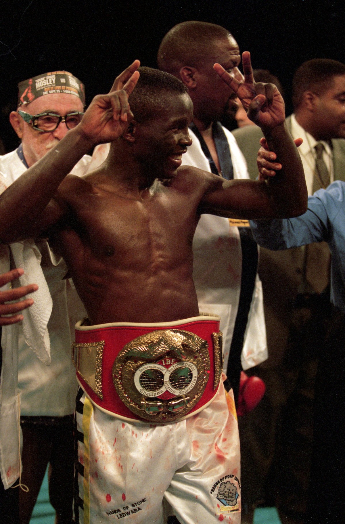 Exboxeador Lehlo Ledwaba morre aos 49 anos vítima de Covid19 boxe ge