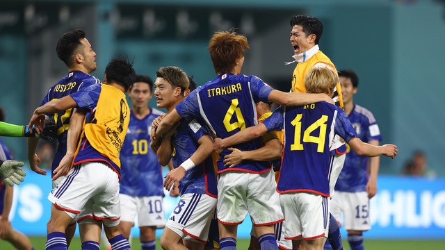 Japão comemora vitória sobre Alemanha na estreia