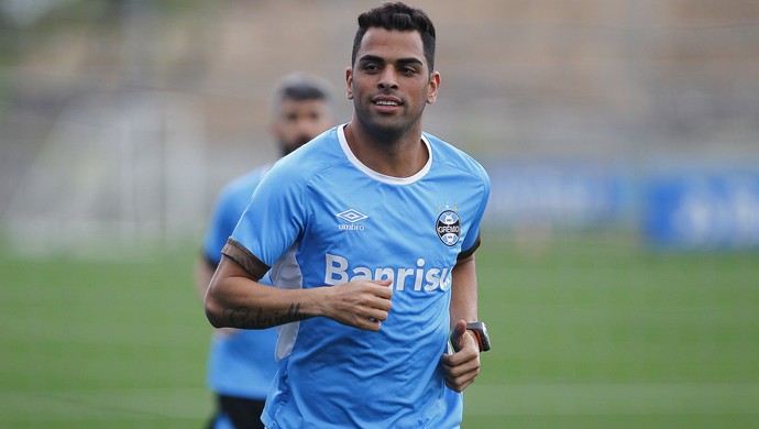 Maicon nega discussão com gremista na Arena: Só disse para ele torcer