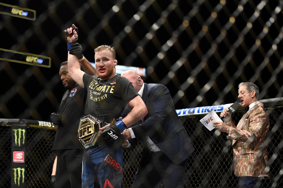 Justin Gaethje venceu Tony Ferguson por nocaute técnico aos 3m39s do R5 — Foto: Getty Images