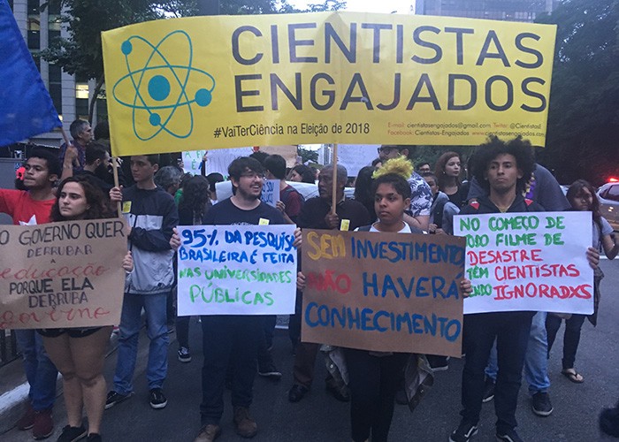 Ato realizado por estudantes na Avenida Paulista (Foto: Carina Brito/Editora Globo)