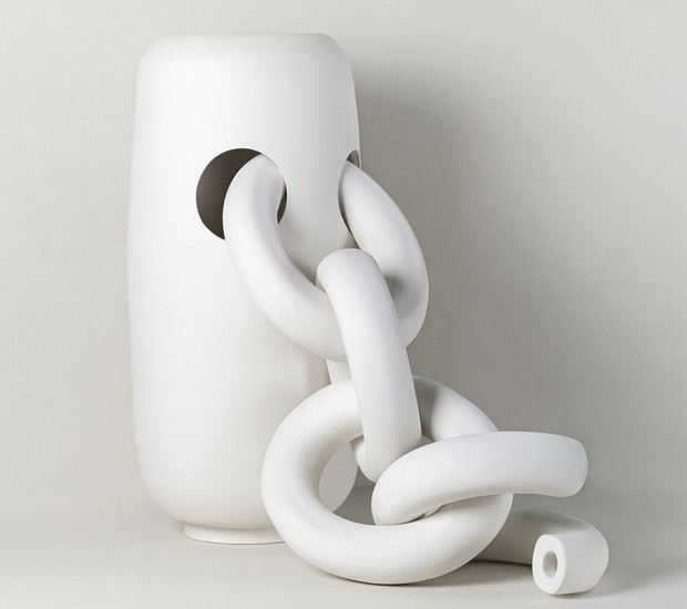 O vaso de Claudia Issa escolhido faz parte da série Umbilicais e é feito de argila (Foto: Divulgação)