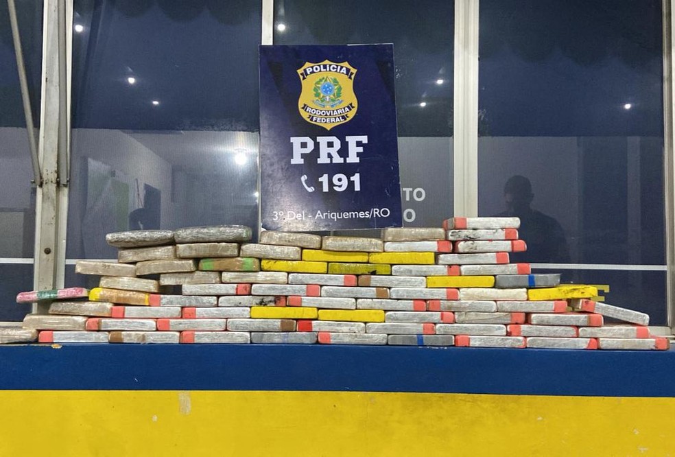 Mais de 70 kg de drogas foram apreendidas em Ariquemes (RO) — Foto: Divulgação/PRF