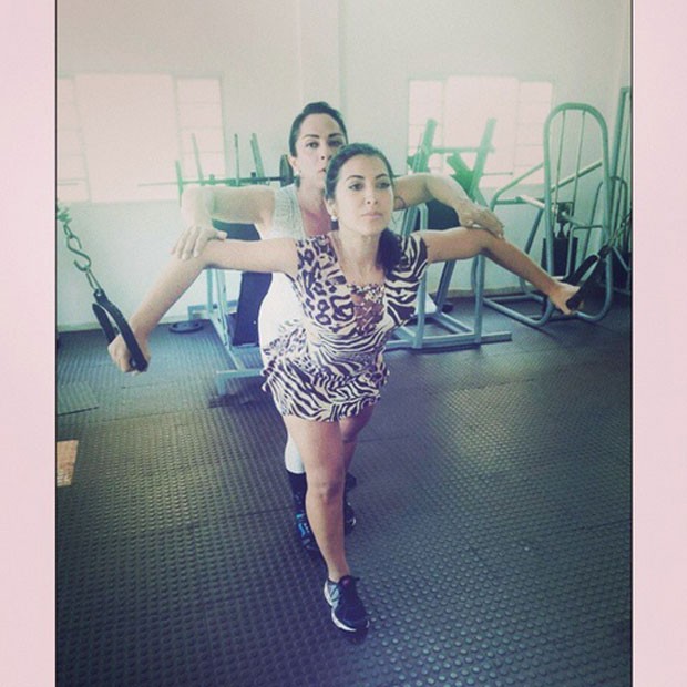 Priscila Pires pega pesado na academia (Foto: Reprodução/ Instagram)