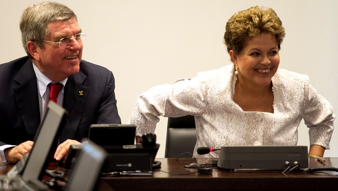 Dilma Rousseff durante audiência com o presidente do Comitê Olímpico Internacional (COI), Thomas Bach (Foto: Ed Ferreira / Agência Estado)