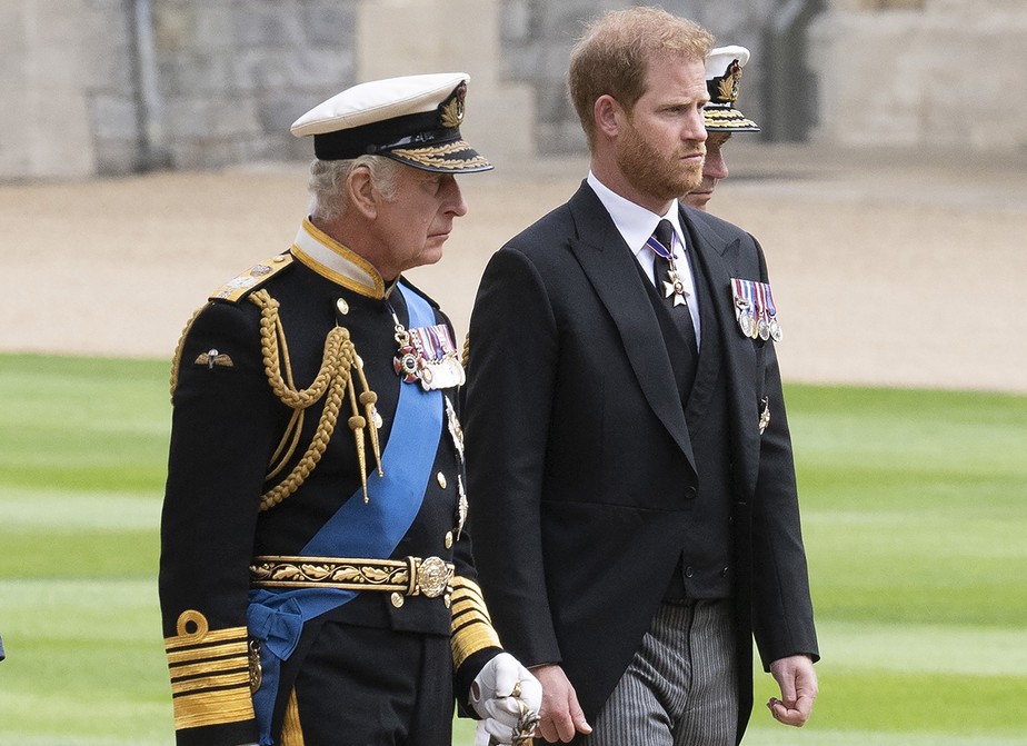 Harry poderá faltar na coroação do Rei Charles III