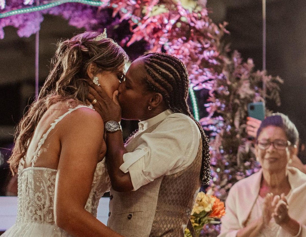 Jogadora Formiga relembra casamento ao compartilhar álbum de fotos ...