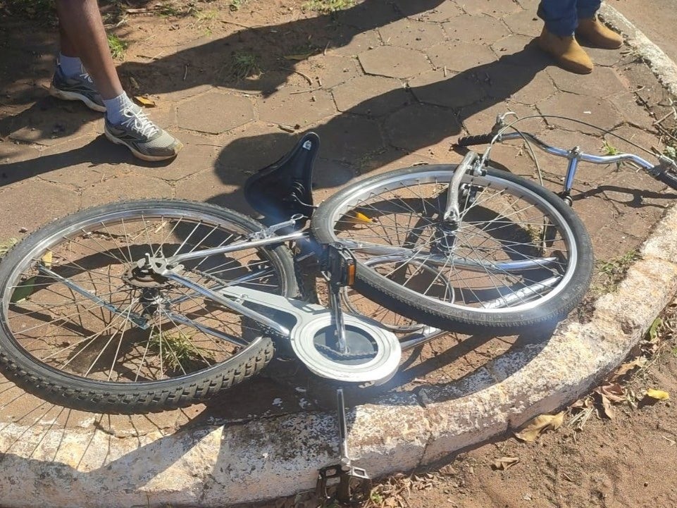 Ciclista morre após ser atropelado em Uberaba; motorista do carro não apresentou habilitação
