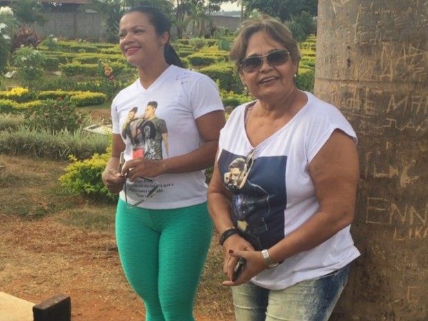 Mãe da namorada de Cristiano Araújo se apoia na fé para lidar com saudade