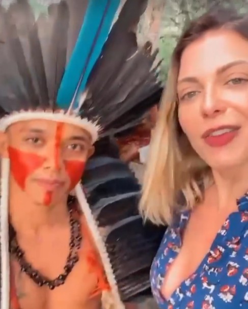 Sheila Mello visita tribo Pataxó (Foto: Reprodução Instagram)