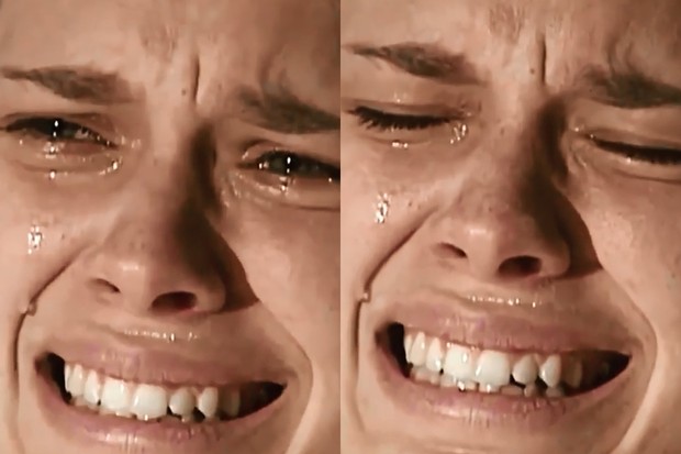 Camila (Carolina Dieckmann) chora após receber diagnóstico de câncer em Laços de Família (Foto: TV Globo/Reprodução)