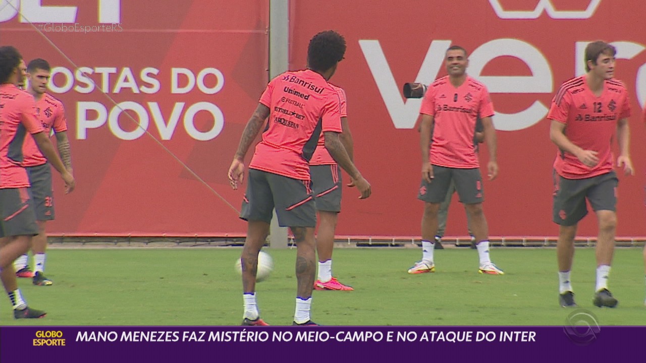 Mano Menezes faz mistério no meio-campo e no ataque do Inter