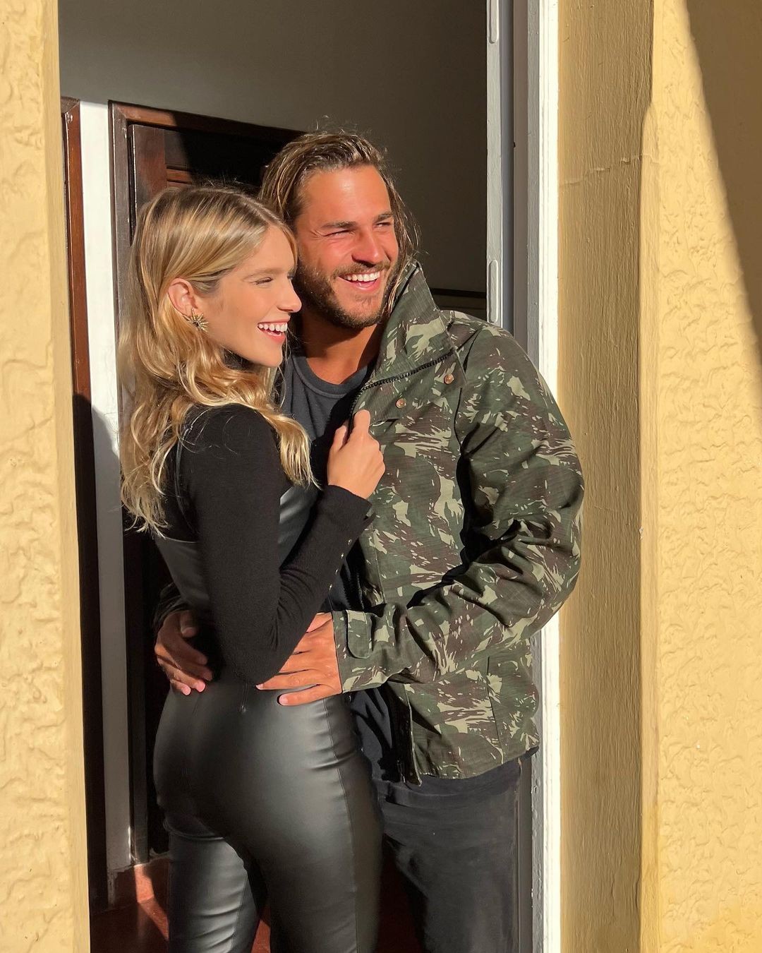 Isabella Santoni e Caio Vaz estão juntos desde 2018 (Foto: Reprodução/Instagram)