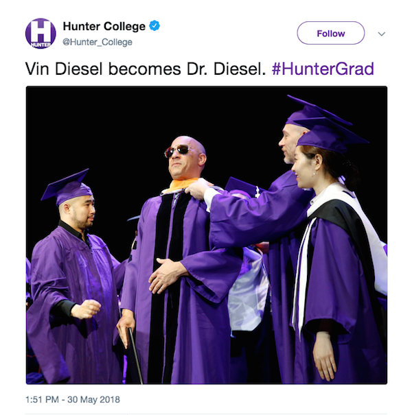 A conta oficial da ex-universidade de Vin Diesel celebrando o título entregue ao ator (Foto: Twitter)