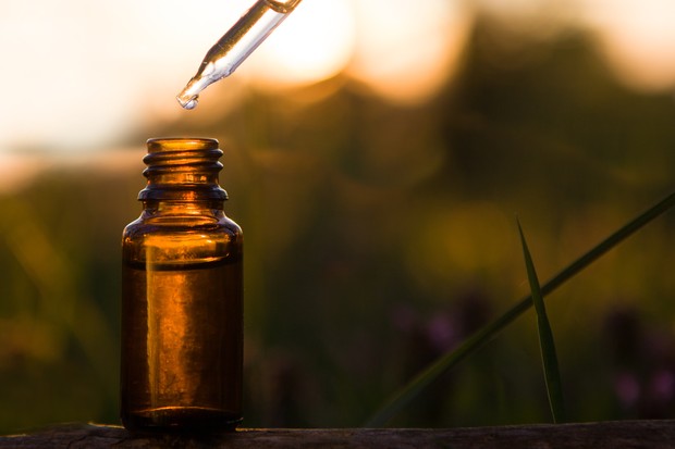 Herbal essence - alternative medicine. (Foto: Getty Images/iStockphoto)