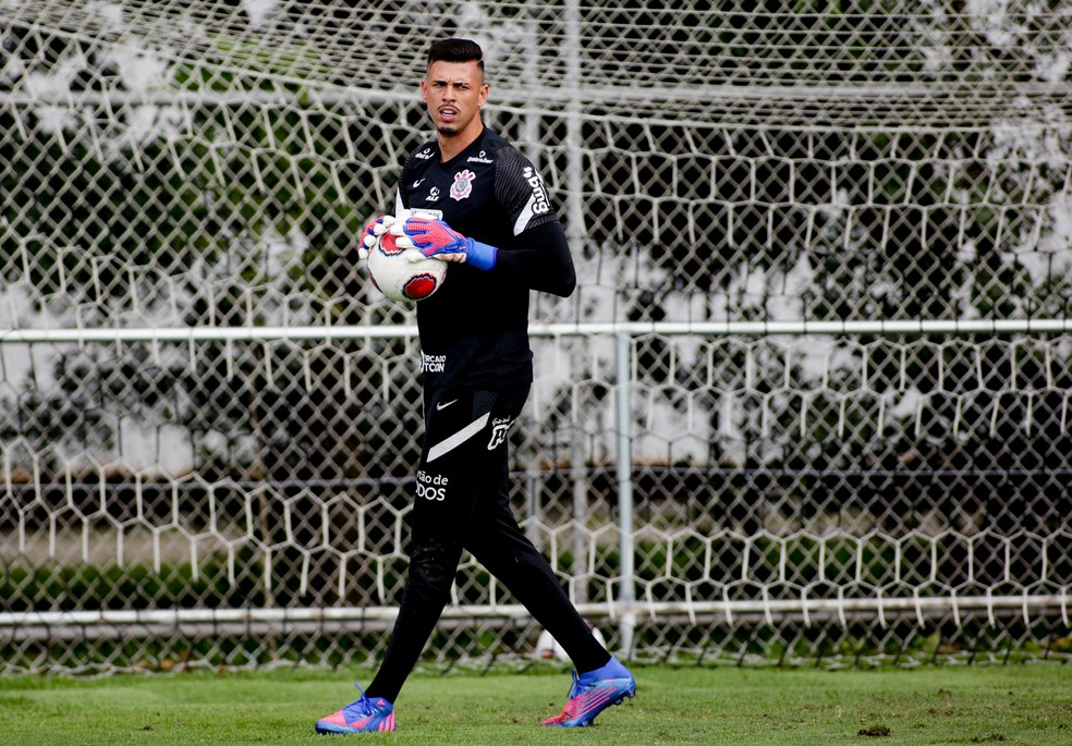Ivan, novo goleiro do Corinthians, em treino no CT — Foto: Rodrigo Coca/Ag.Corinthians