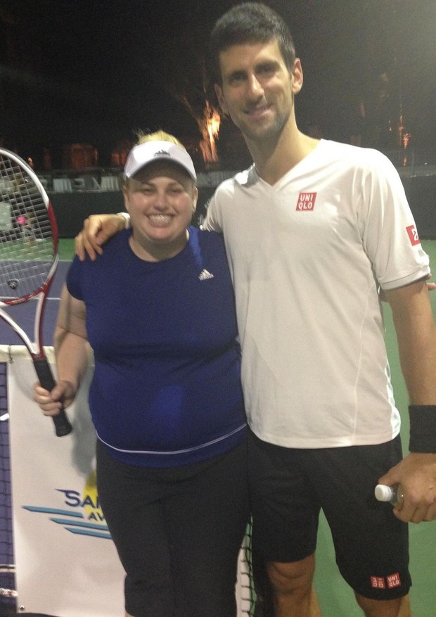 Rebel Wilson e Novak Djokovic (Foto: Reprodução)