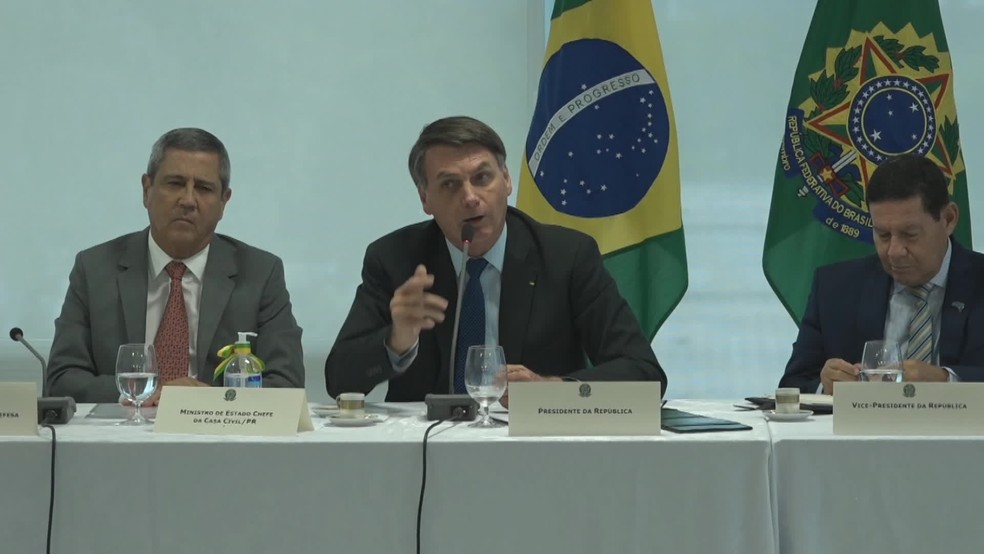 Bolsonaro fala durante reunião ministerial de 22 de abril — Foto: Reprodução/GloboNews