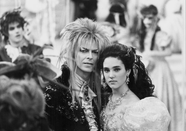 Actors David Bowie and Jennifer Connelly in a scene from the movie 'Labyrinth', 1986. (Photo by Stanley Bielecki Movie Collection/Getty Images) (Foto: Getty Images)