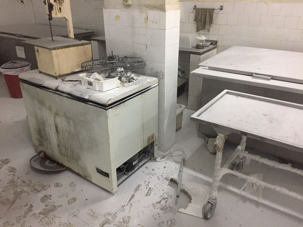 Ocorrido não afetou a rede elétrica da Uncisal, disse eletricista (Foto: George Arroxelas/G1)