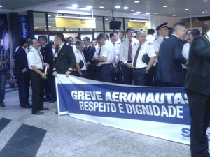 Paralisação afeta voos no Salgado Filho (Foto: Zete Padilha/ RBS TV)