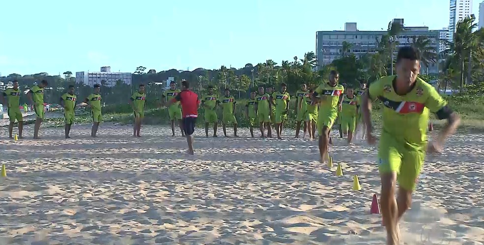 Equipe Sub-20 do São Paulo Crystal se prepara para a Copinha 2018 (Foto: Reprodução / TV Cabo Branco)