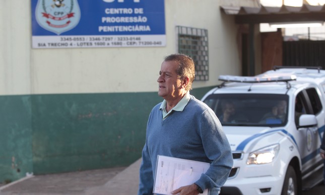 Valdemar Costa Neto deixa o Centro de Progressão Penitenciária para trabalhar, em 2014