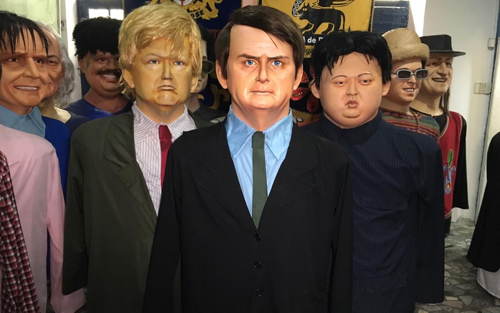 ApresentaÃ§Ã£o do boneco de Jair Bolsonaro ocorreu nesta quinta-feira (22) â€” Foto: Oton Veiga/TV Globo