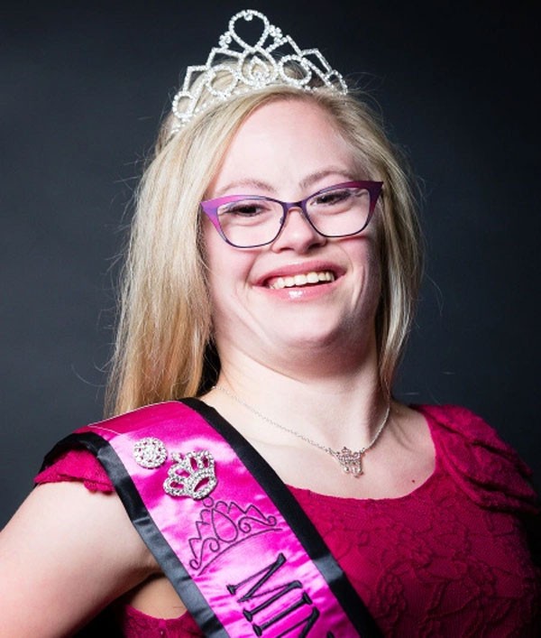Mikayla Holmgren será a primeira menina com Síndrome de Down a participar do Miss Minnesota USA (Foto: Divulgação)