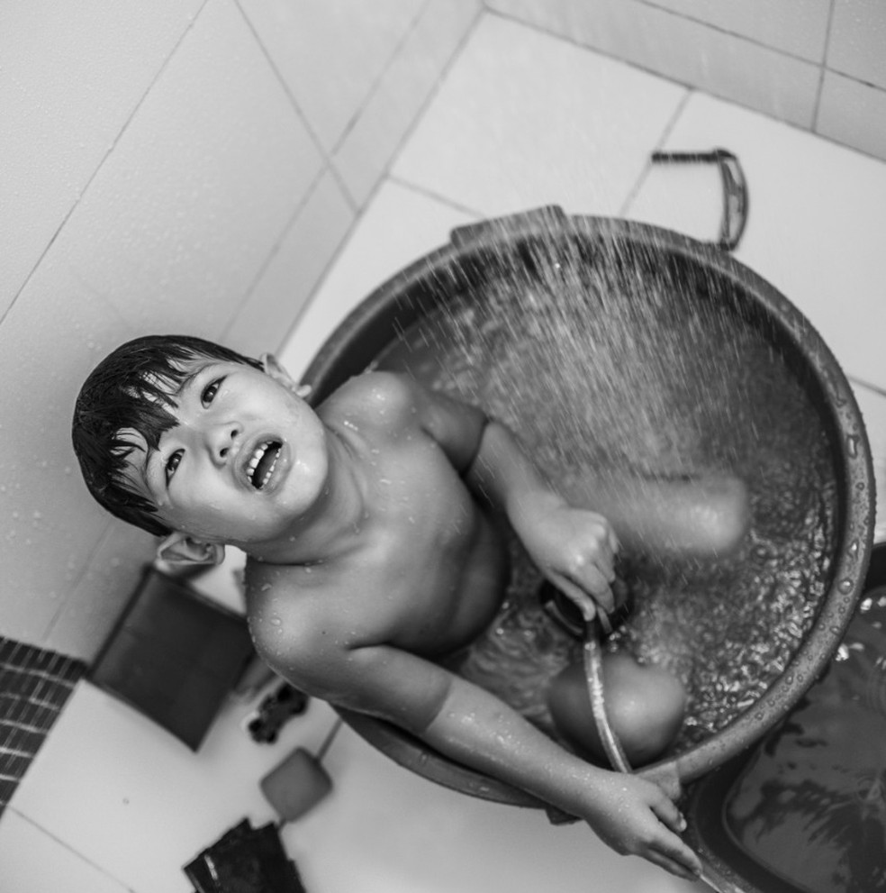 Fotógrafa Mônica Carvalho registra momentos que muitas vezes passam despercebidos — Foto: Divulgação